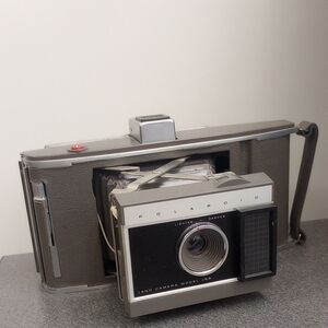 Polaroid Land Camera J66 - Vintage Accordion Shutter Style - UNTESTED